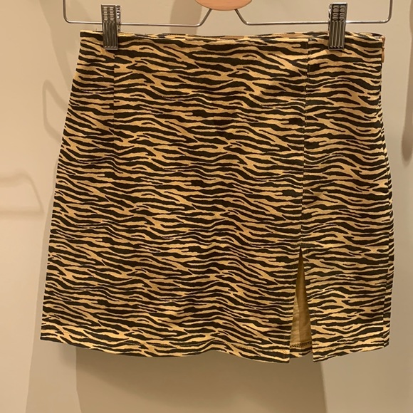 Dresses & Skirts - Animal print mini skirt